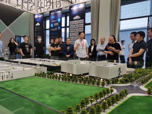 探索智慧城市前沿 電子與物聯網學院師生赴重慶騰龍兩江數據中心開展觀摩交流